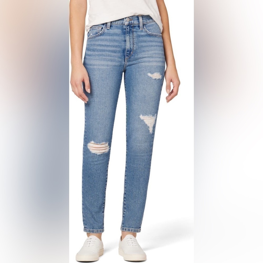 Joe’s High Rise Straight Ankle Jeans, distressed, in color Canella, size 27